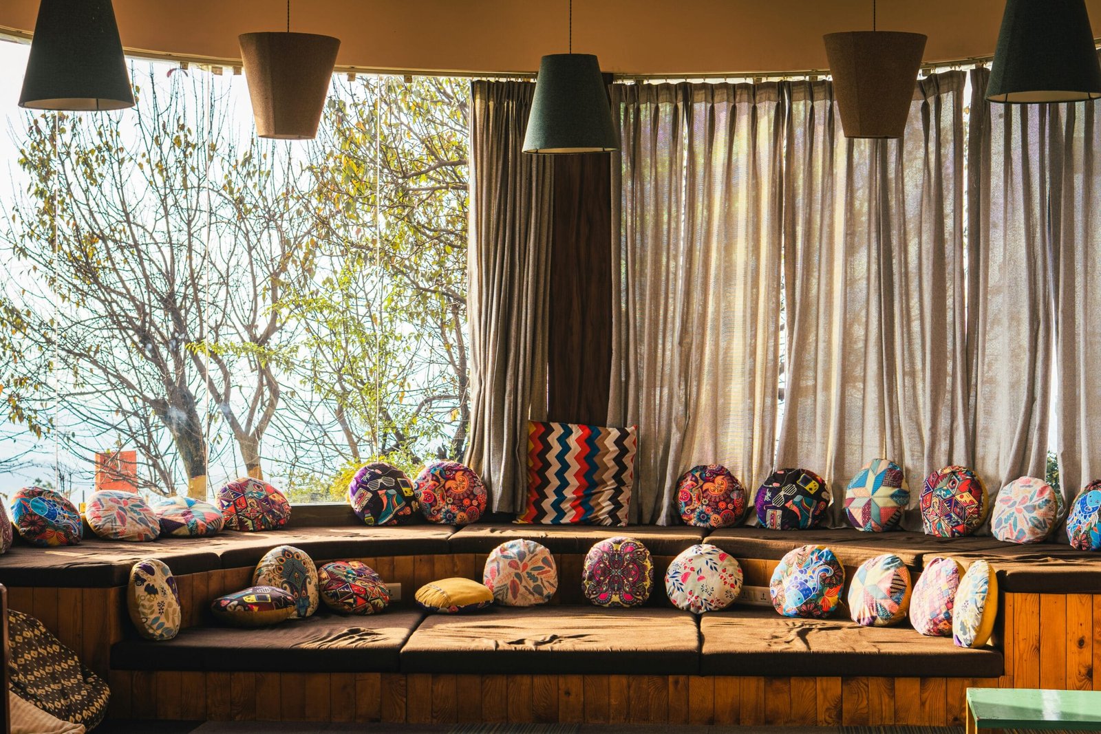 Exploring the Magic of Themed Hotels in Jeju: A Culturally Immersive Experience