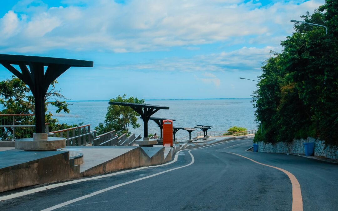 Aewol by the Sea: A Scenic Jeju Coastal Drive with Café and Dining Stops